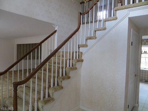 4th image of 3363 Balsam Dr