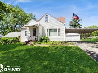 506 6th St, Traer, IA 50675