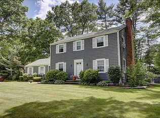 17 Fireside Dr, Barrington, RI 02806