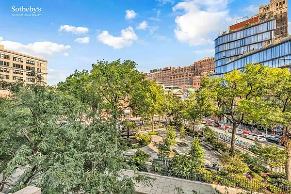 Sold by Sotheby's International Realty | media 6