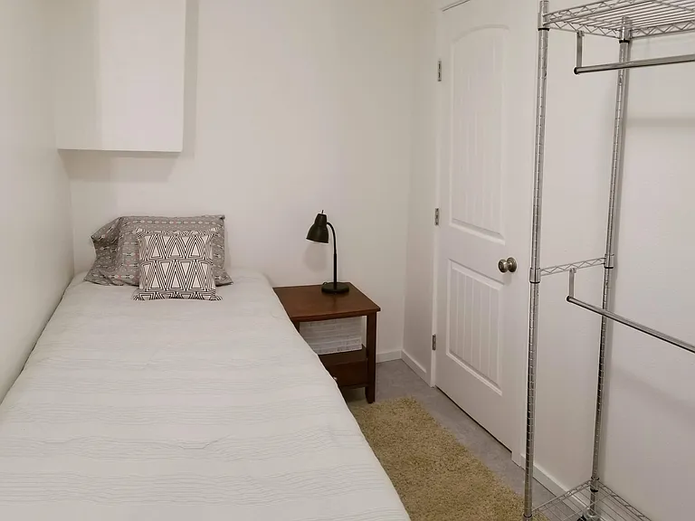 622 Paige Loop E — Photo 4