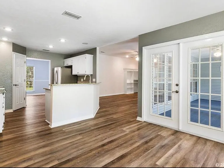 4535 NW 53rd Ln — Photo 3