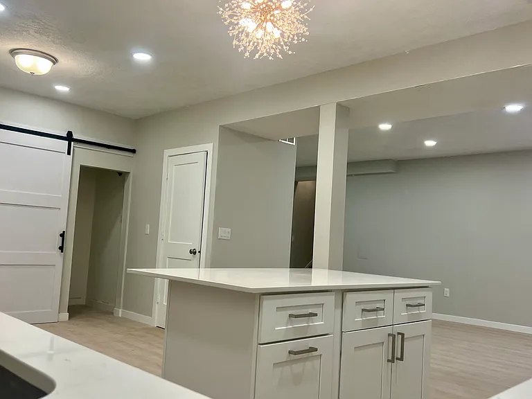 1115 E 400 N — Photo 4