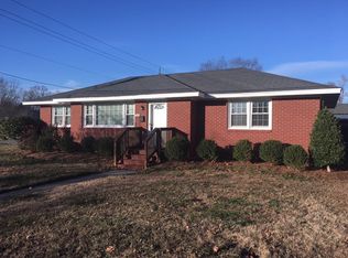 207 9th St, Greenville, NC 28513