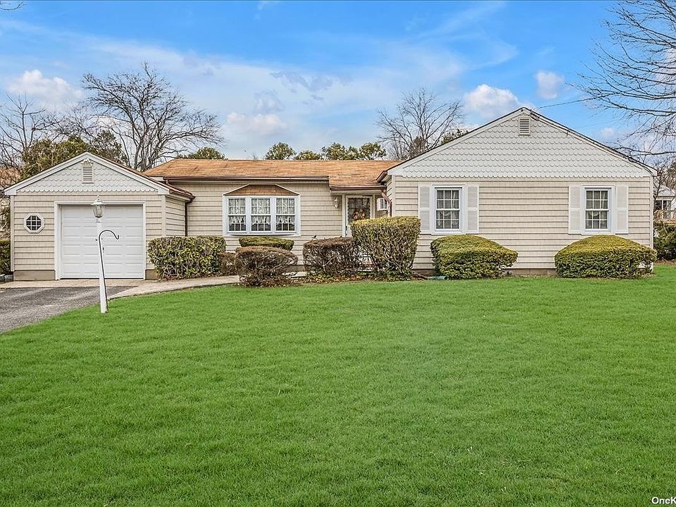 9 Chestnut Street, Centereach, NY 11720 Zillow