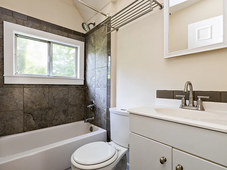 3 Lee Ave — Photo 18