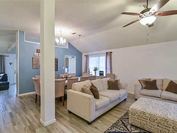 5th image of 1052 Twin Creek Dr