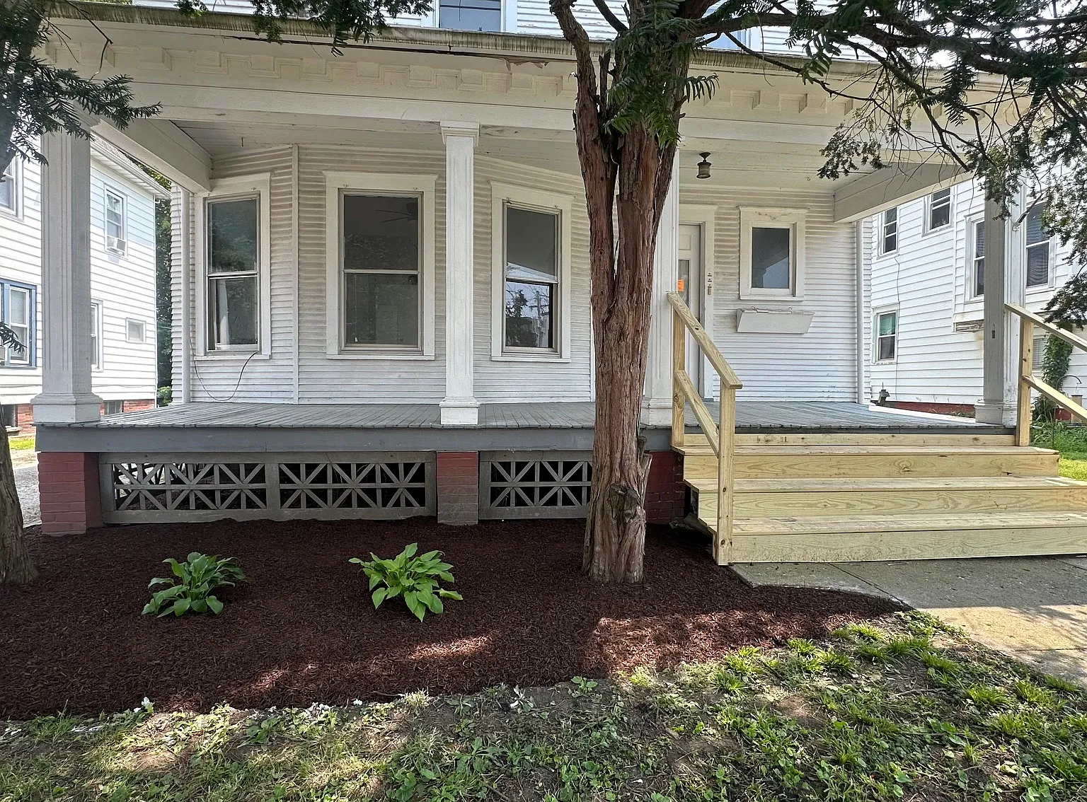 2 bed, 900 sqft, $1,300 — Photo 1
