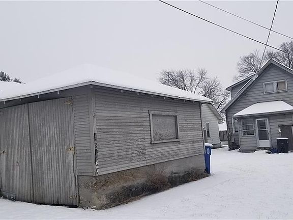 3rd image of 1647 Gummer Ave