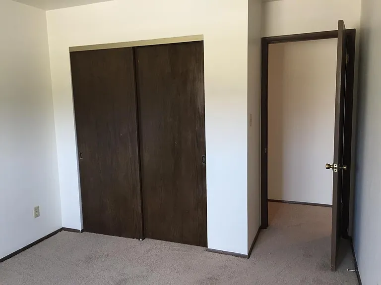 4570 S Logan Ave — Photo 7
