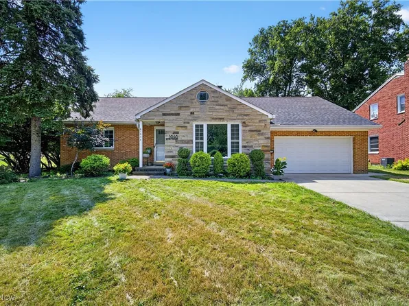 5846 Royal Parkway Dr, Parma Heights, OH 44130