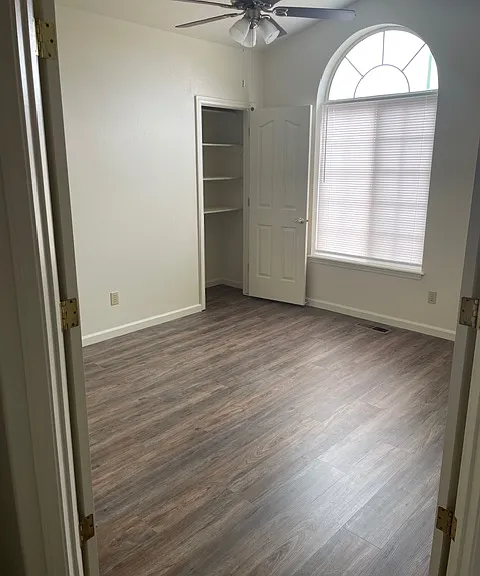1227 Green Valley Dr — Photo 4