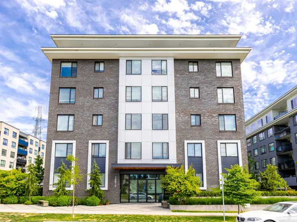 15815 85th Ave #206, Surrey, BC V4N 6X5