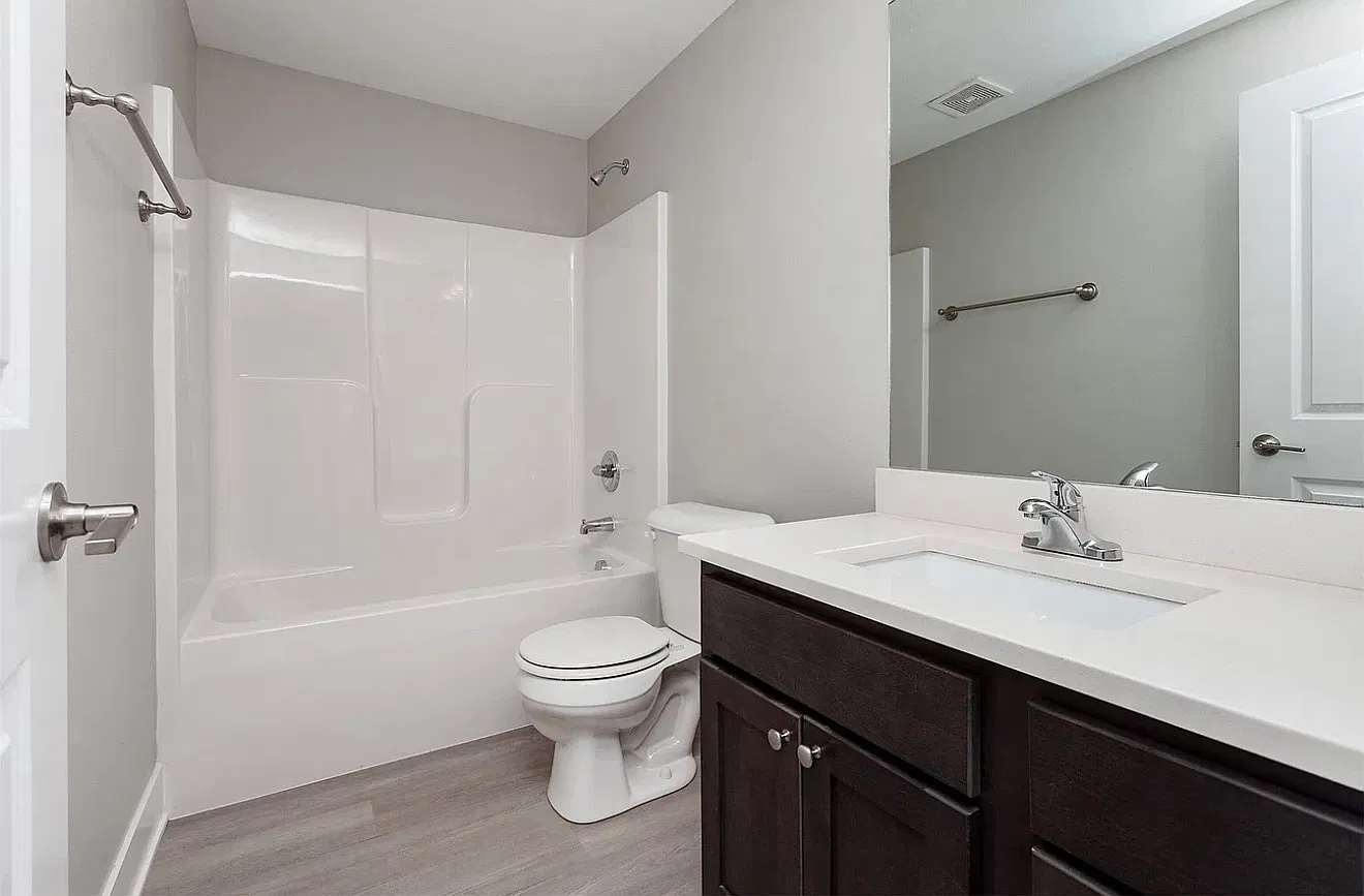 3 bed, 3500 sqft, $2,500 — Photo 3