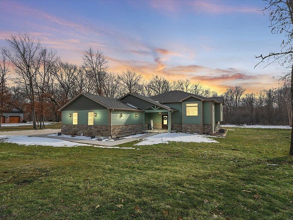 1st image of 8183 Old Oak Dr