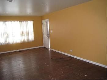 2nd image of 722 NW Holcomb Dr