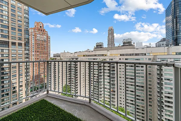 Rented by Level Group | media 16