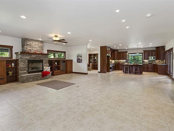 5th image of 72 Park Ave NW
