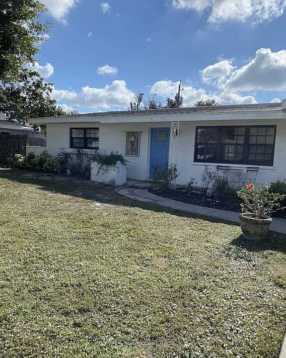 1st image of 2434 Bridgewater Ln