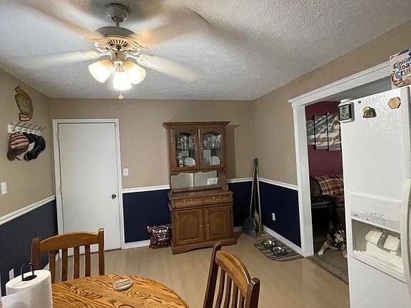 4th image of 2 Terence Dr