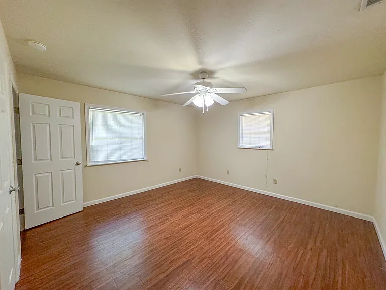 1665 Mayhew St — Photo 10