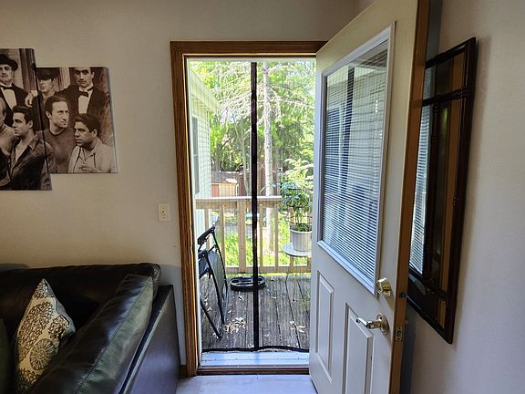 5th image of 35090 N Shoreline Dr #2