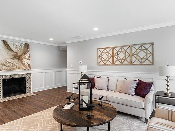 3rd image of 8715 N College Ave