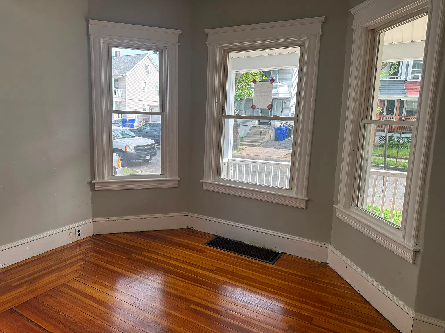 3 bed, $2,200 — Photo 3