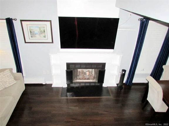 3rd image of 16 Briarwood Trl