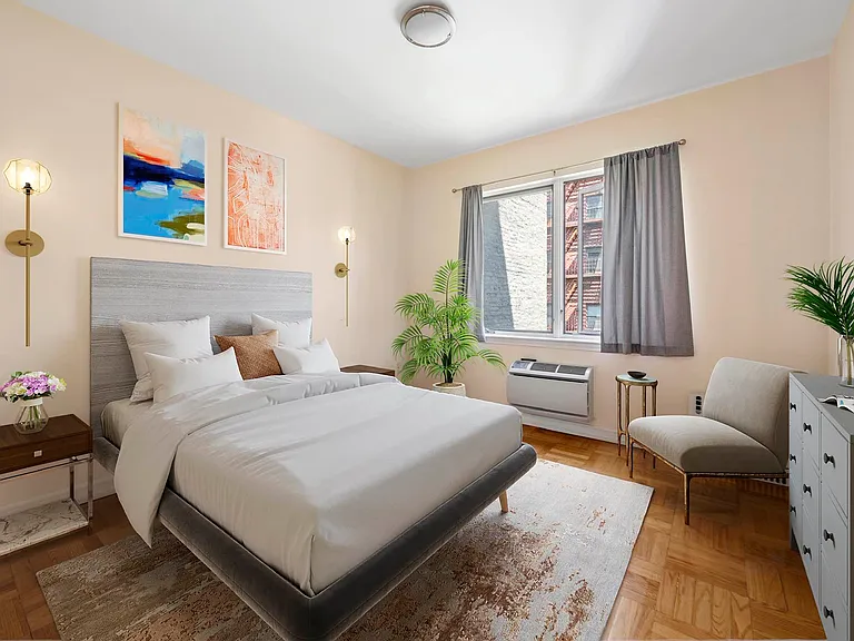 335 E 54th St #2R — Photo 7