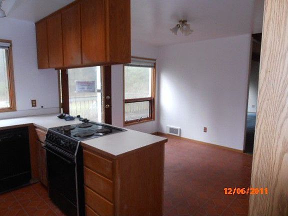 3rd image of 24300 NE 193rd Pl
