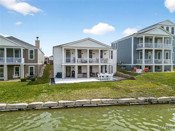 4044 Hempstead St, Saint Charles, MO 63301