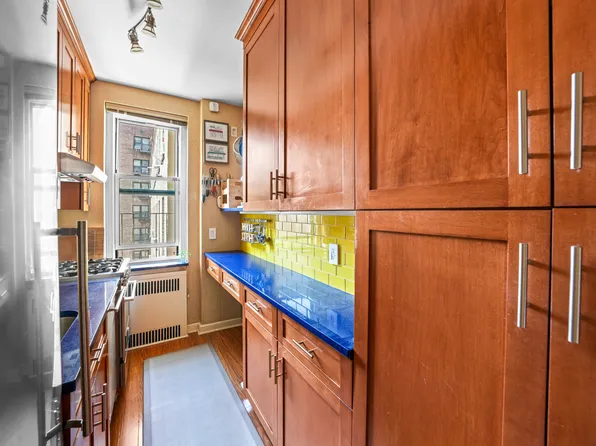 310 West 55th Street image 14 of 18