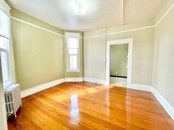 2nd image of 594 Valencia St APT 10