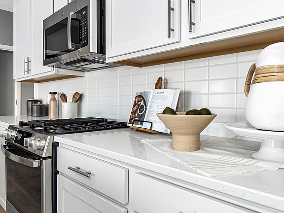 Gas cooktop in kitchen