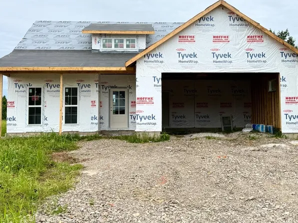 W6841 Goldfinch Dr, Greenville, WI 54942