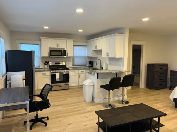 123 6th St #9, Huntington Beach, CA 92648