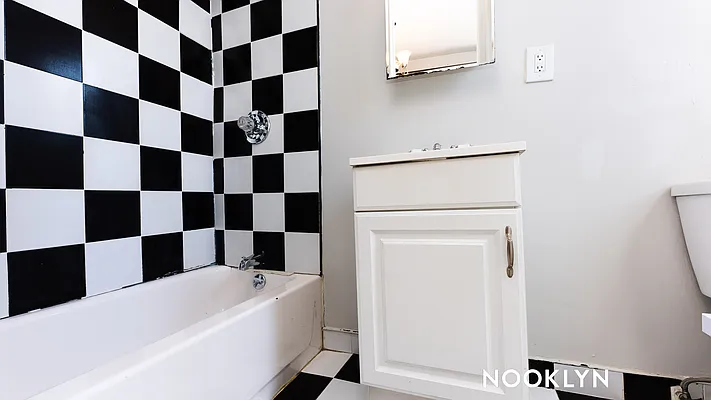 Rented by Nooklyn NYC LLC | media 30