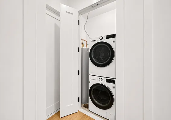 Laundry, photo 1