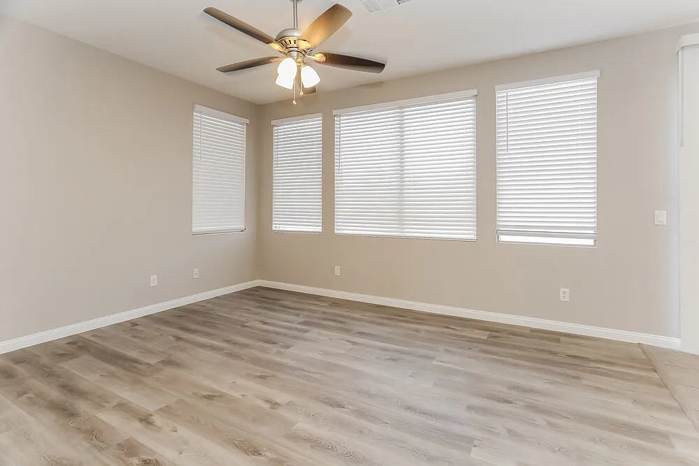 3 bed, 2.5 bath, 1579 sqft, $2,100 — Photo 4