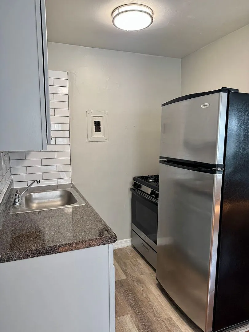 1835 Central Pl Ne — Photo 3
