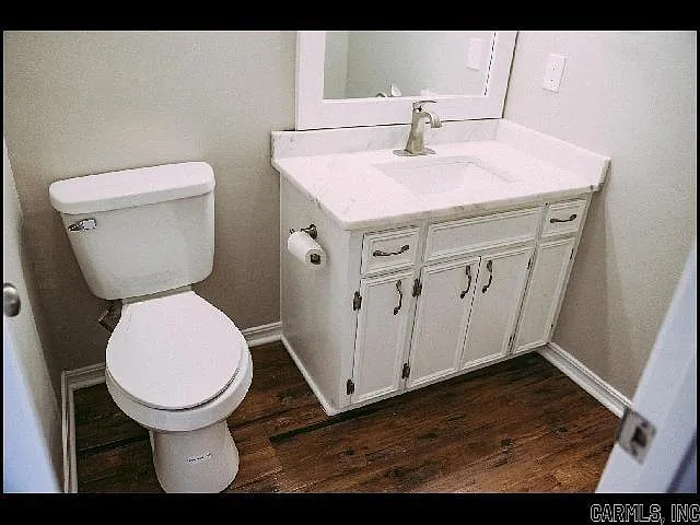408 W 4th St — Photo 13