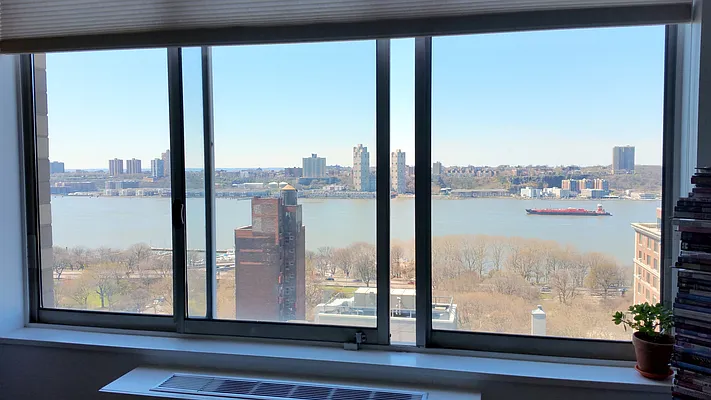 Rented by Manhattan Skyline | media 6