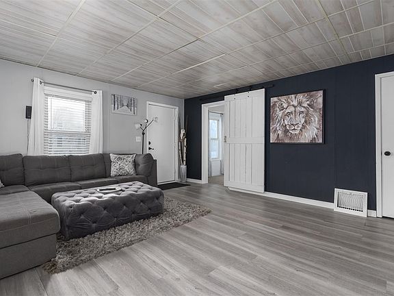 3rd image of 313 W Forest Ave