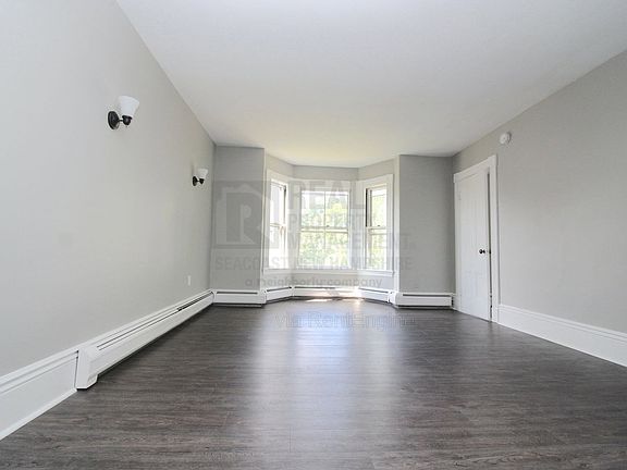 2nd image of 20 Pearl St Unit C