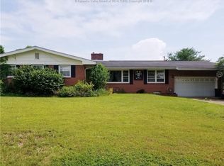 712 Boso Ave, Ravenswood, WV 26164