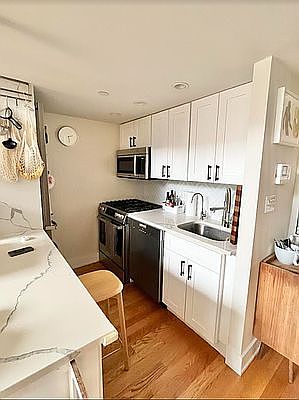 3rd image of 280 Nassau Ave APT 2B