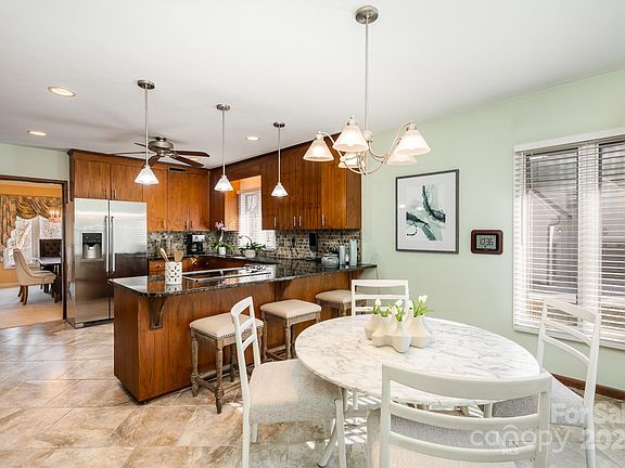 5th image of 4801 Montibello Dr