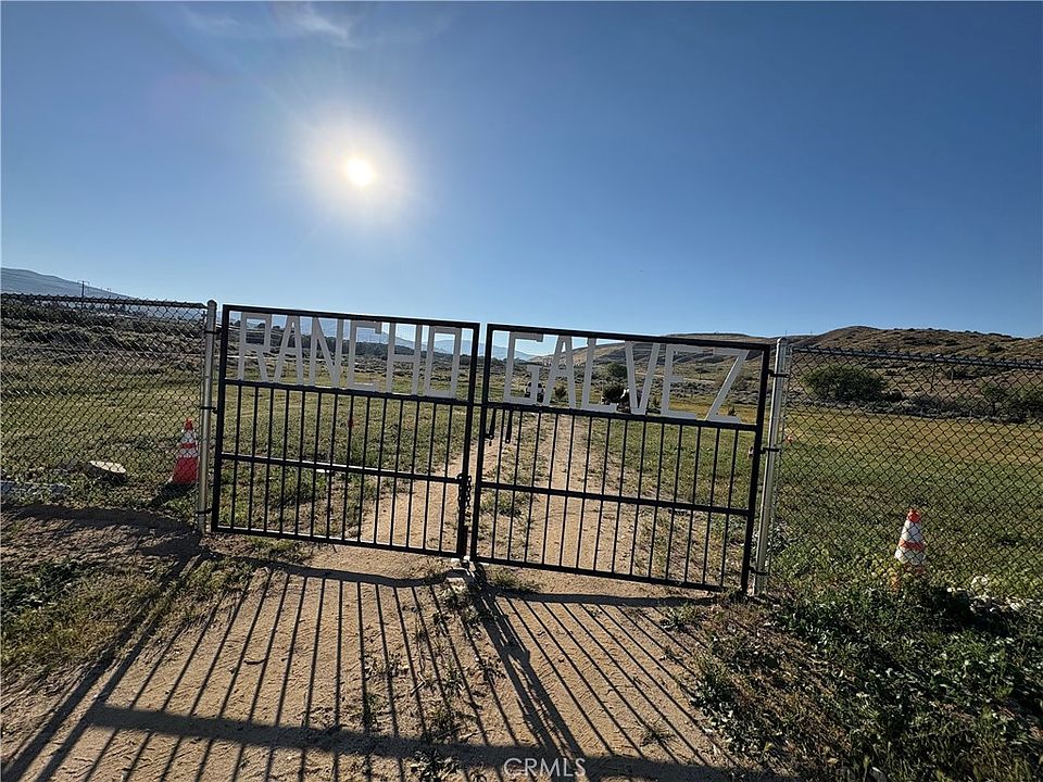 1st image of 0 Tierra Subida Ave