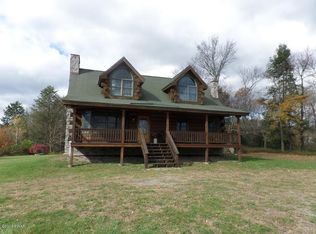 136 Saw Mill Rd, Greentown, PA 18426